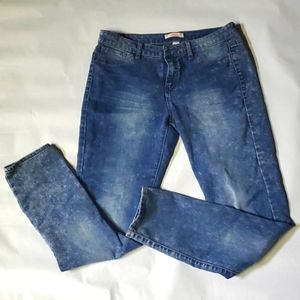 Juniors REFUGE stretchy acid wash jeans size 10